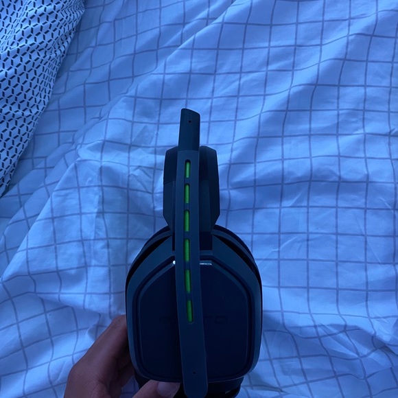 Astro A10 no box but works perfectly fine - Picture 2 of 4